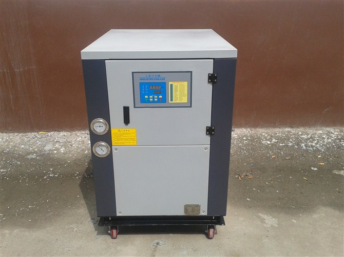 水冷式工業冷水機，箱式冷水機，工業冷水機組