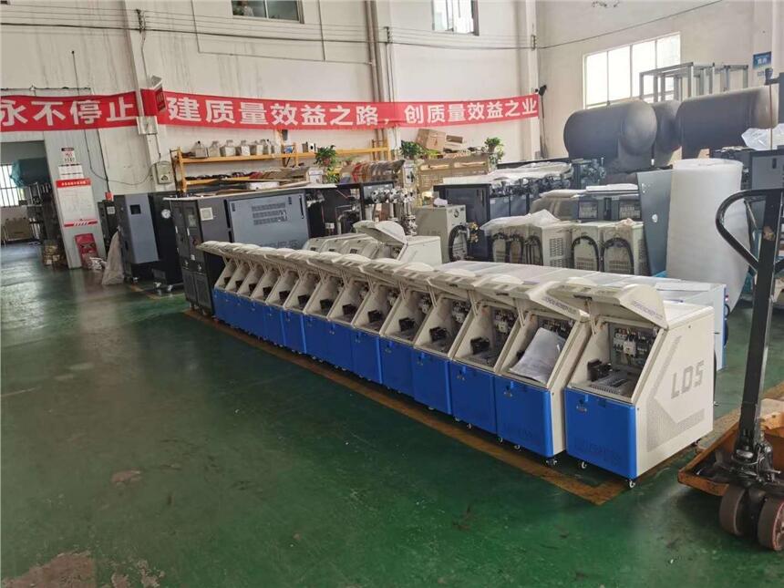 山東油加熱器/油循環模溫機/水溫度控制機/模具溫度控制機/冷熱一體模溫機